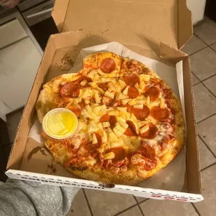 Medium 1 toppin pizza plus pineapple