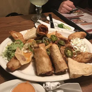 Warm up platter a bit of everything came back to hacienda original grill. I might make me a modelo-Rita again :-)