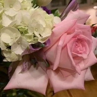 Petals falling off of roses same day recieved