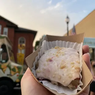 Strawberry cheesecake blondie