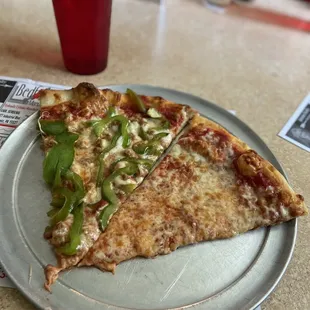 L: pizza w/ sausage &amp; green peppers + R: cheese pizza