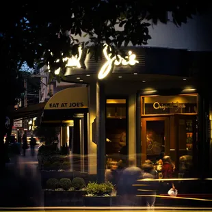 Exterior of Original Joe's North Beach