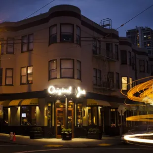 Exterior of Original Joe's North Beach