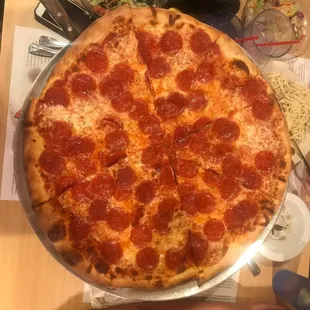18" pepperoni pizza