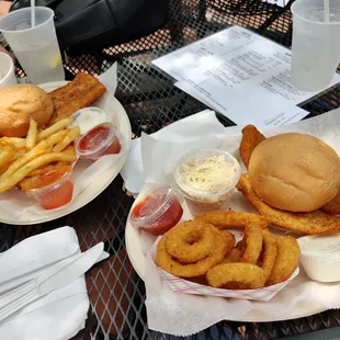 Jumbo fish and Columbia fish sandwich were phenomenal!  The pricing and atmosphere was great!