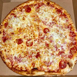 Large Pepperoni, Ham, Onion and Pineapple Pizza