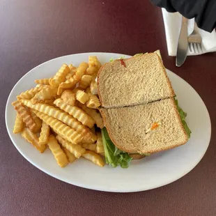 BLT Sandwich with fries
