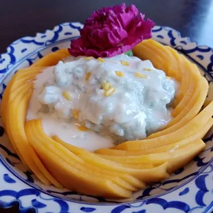 Mango and sweet sticky rice