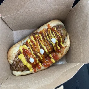 Chili hot dog