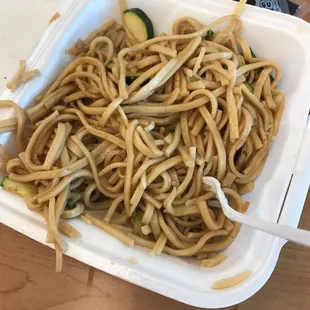 Veggie lo mein