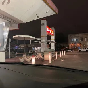Tommy's drive thru
