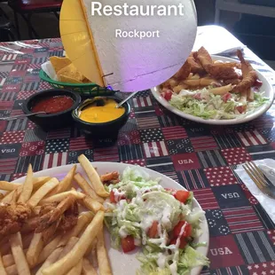 Scrimp special and catfish special. Came out hot and tasty. Waiter waS attentive. Owners very sweet.