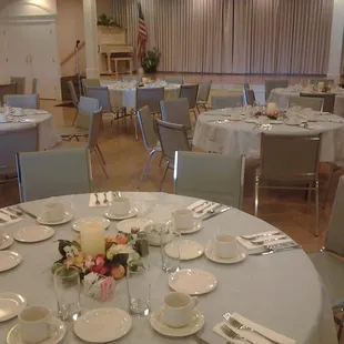 Our banquet room has seating for 130 and standing room capacity of 280.