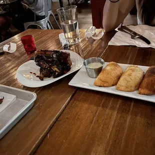 Mini Costillitas, Trio de Empanadas