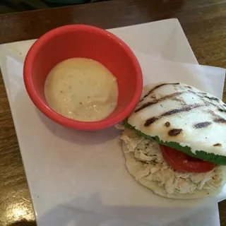 Arepa Reina Pepiada