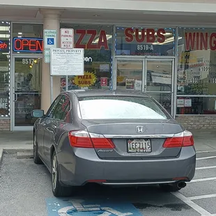 Employee taking a handicapped spot, yet is not handicapped!!!!