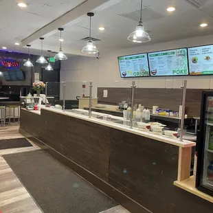 the inside of a fast food restaurant