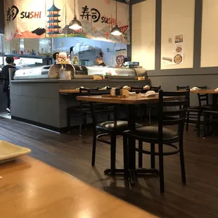 Cute place and delicious sushi