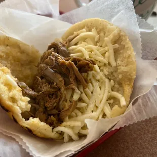 Casi no tiene carne y así cobran $8.50.  Están loco!