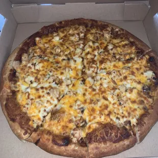 MY FAVORITE BBQ CHICKEN PIZZA!!!! OMG!!