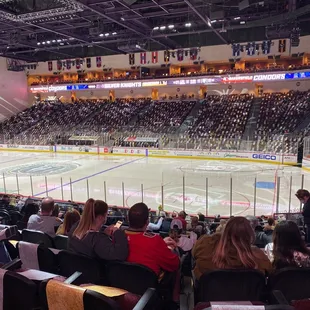 Ready for a little weeknight Silver Knights (AHL) hockey.