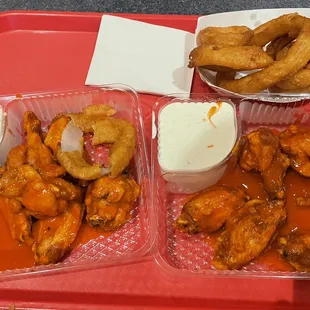 Buffalo wings and onion rings