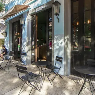 Orleans Coffee Espresso Bar - Outdoor Seating
