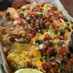 a tray of nachos