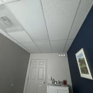 Rooms are clean, modern and has soothing music