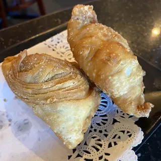 4. Thai Curry Puff (Vegan)