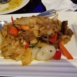 33. Pad Keeh Mao Noodle