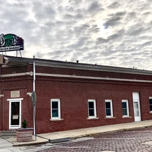 Nice classic building, it&apos;s in Little Italy neighborhood