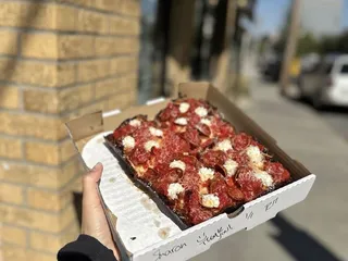Izzy's Pizza Bus