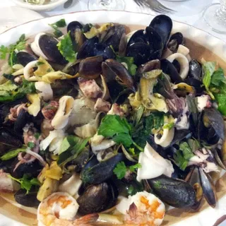 Zuppa Di Pesce with Linguini