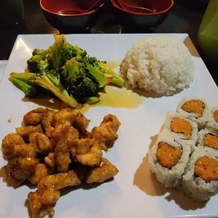 Dinner combo, spicy tuna and hibachi chicken