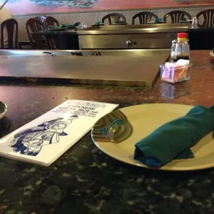 One room, 4 grills, two different menus.