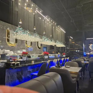 sushi and sashimi, interior