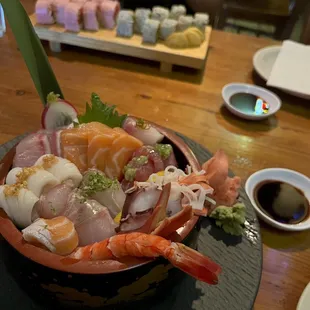 Chirashi Sushi Combo