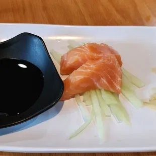2-piece Salmon Sashimi
