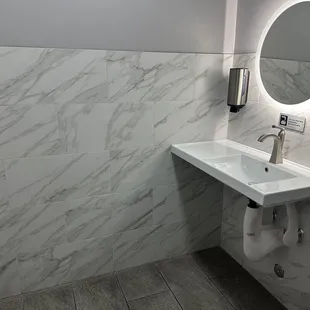 Clean ladies bathroom.