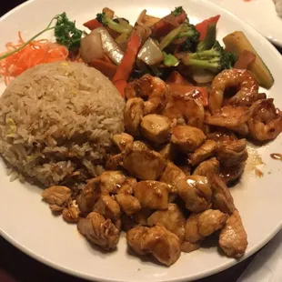 Chicken and shrimp with vegetables and fried rice