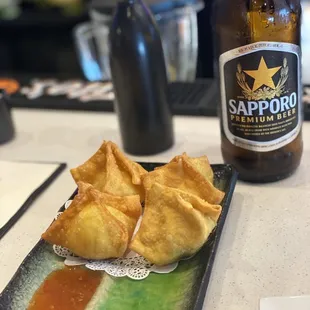 Crab wontons