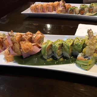 Pinky Dragon Roll