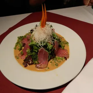 Tuna Tataki Salad