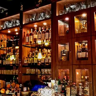 My kinda warm decor!