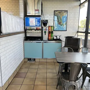 Clean Fountain drink area. I was jazzed they offered Horchata as well.