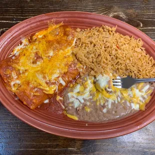 Soooooo good! New favorite place to order cheese enchiladas!