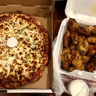 Medium Big &quot;O&quot; pizza &amp; 20 char buffed wings to go!!