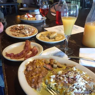 Love this place!  What a great way to celebrate my husband's birthday!!!  Did I mention endless mimosa's?!!!