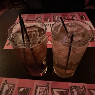 two glasses of ice tea